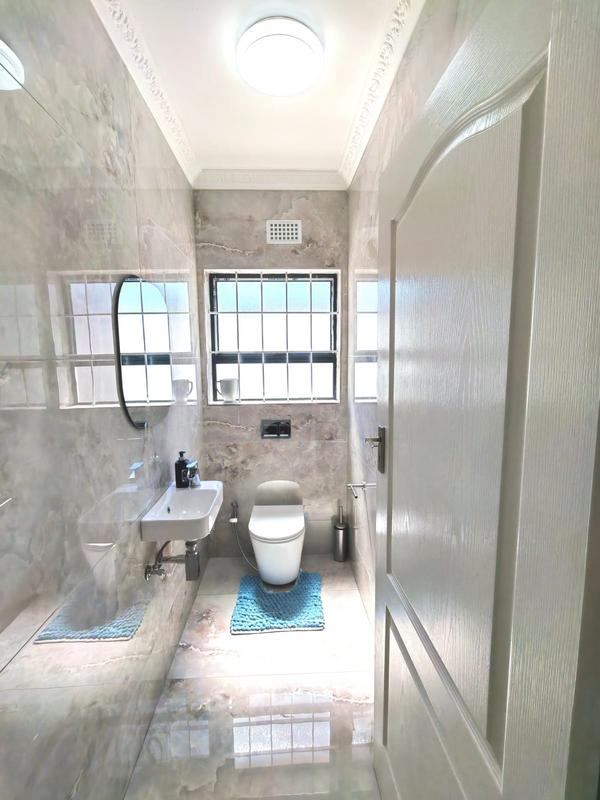 5 Bedroom Property for Sale in Welgelegen Western Cape